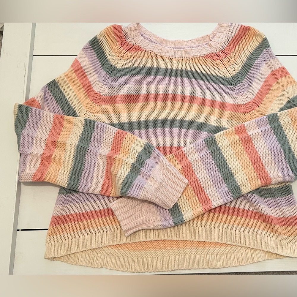 American Eagle 🌈🍀🍀Crewneck Rainbow Sweater
